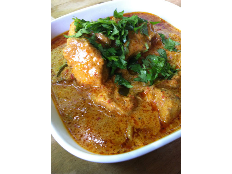 learning to cook curry in singapore